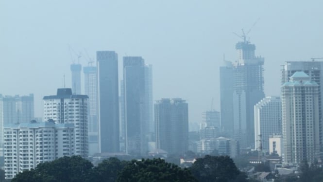 Kondisi udara di Jakarta yang penuh polusi. (Ilustrasi)